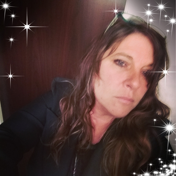 Meet your Posher, Suzanne - Picture 1 of 1